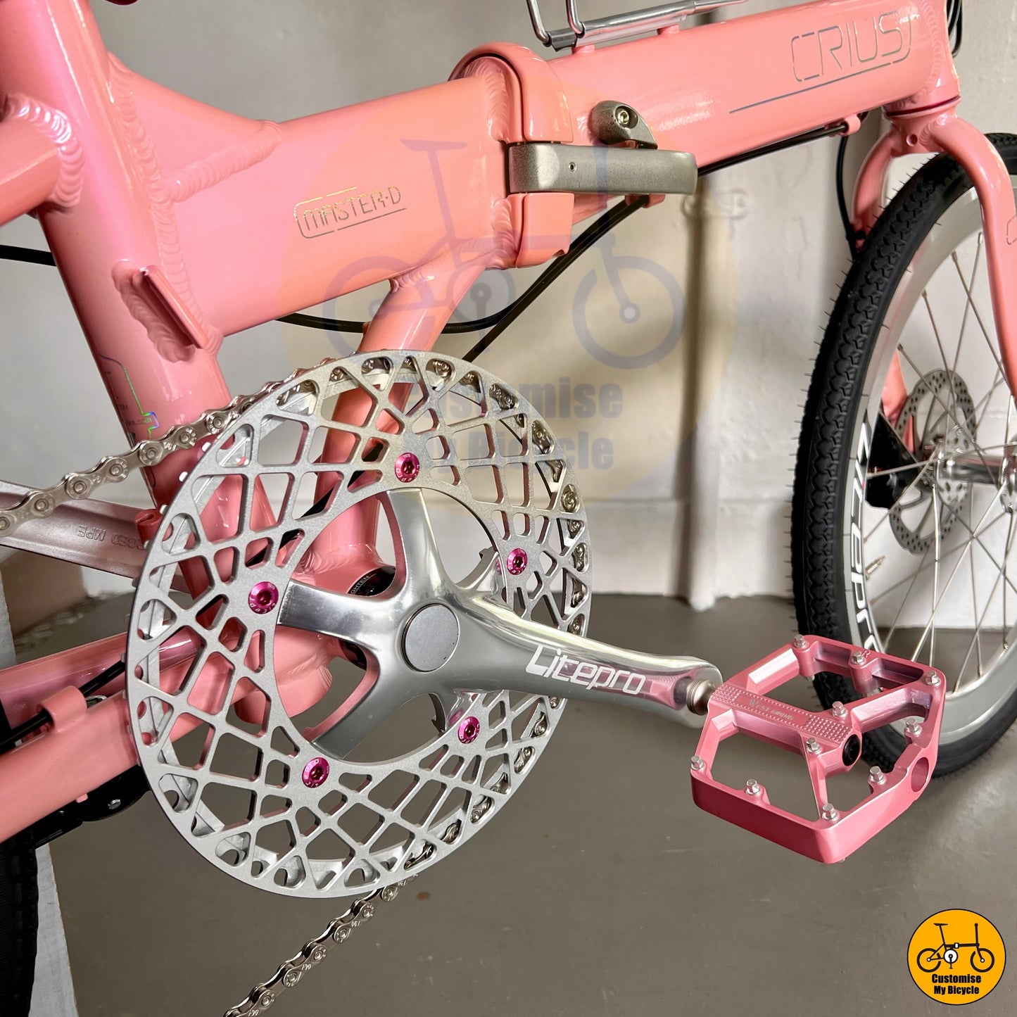 Feminine Edition Crius Master 22-Inch Foldie β A Stylish & Smooth Ride for Women