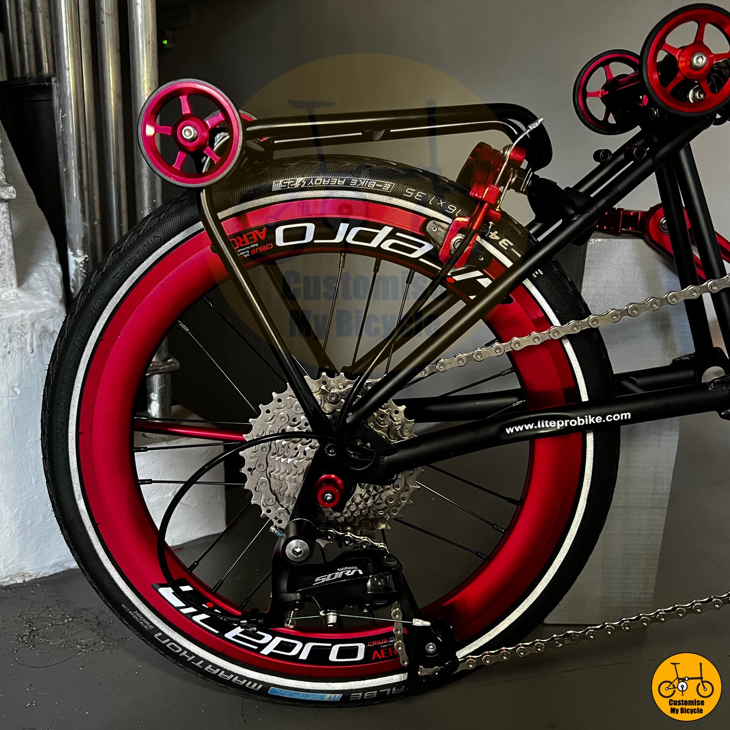 Stylish black-red color scheme for a modern commuter bike