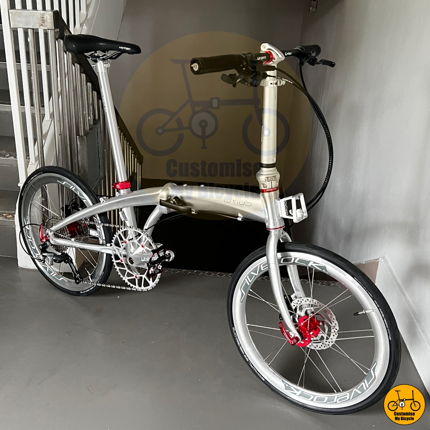 Crius Velocity 20-inch Foldable Bicycle β Red Accent Design for a Sleek City Ride