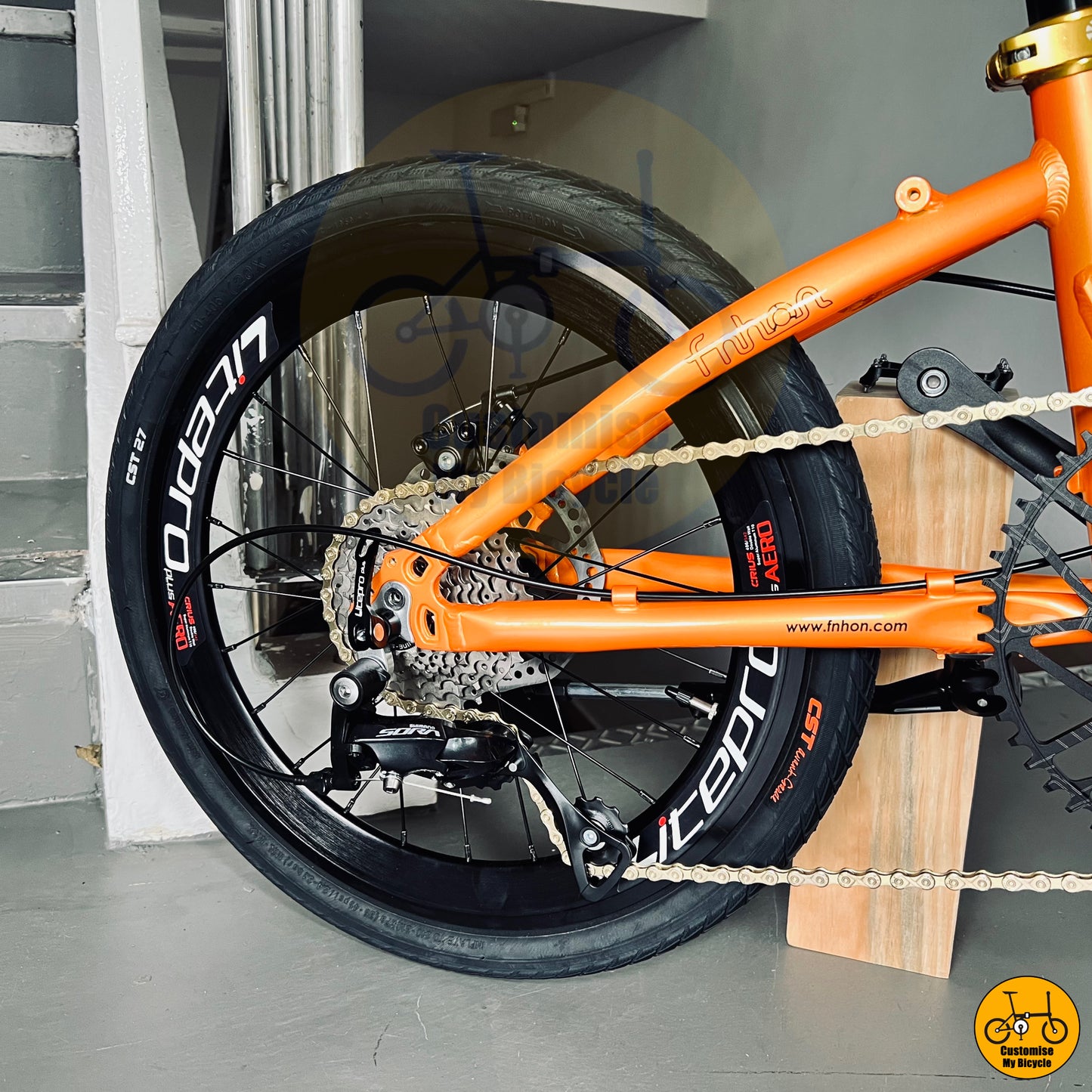 Shimano Sora 9 speeds on Neon Energy Fnhon Blast 20-Inch Foldable Bicycle β Lightweight & City-Optimized