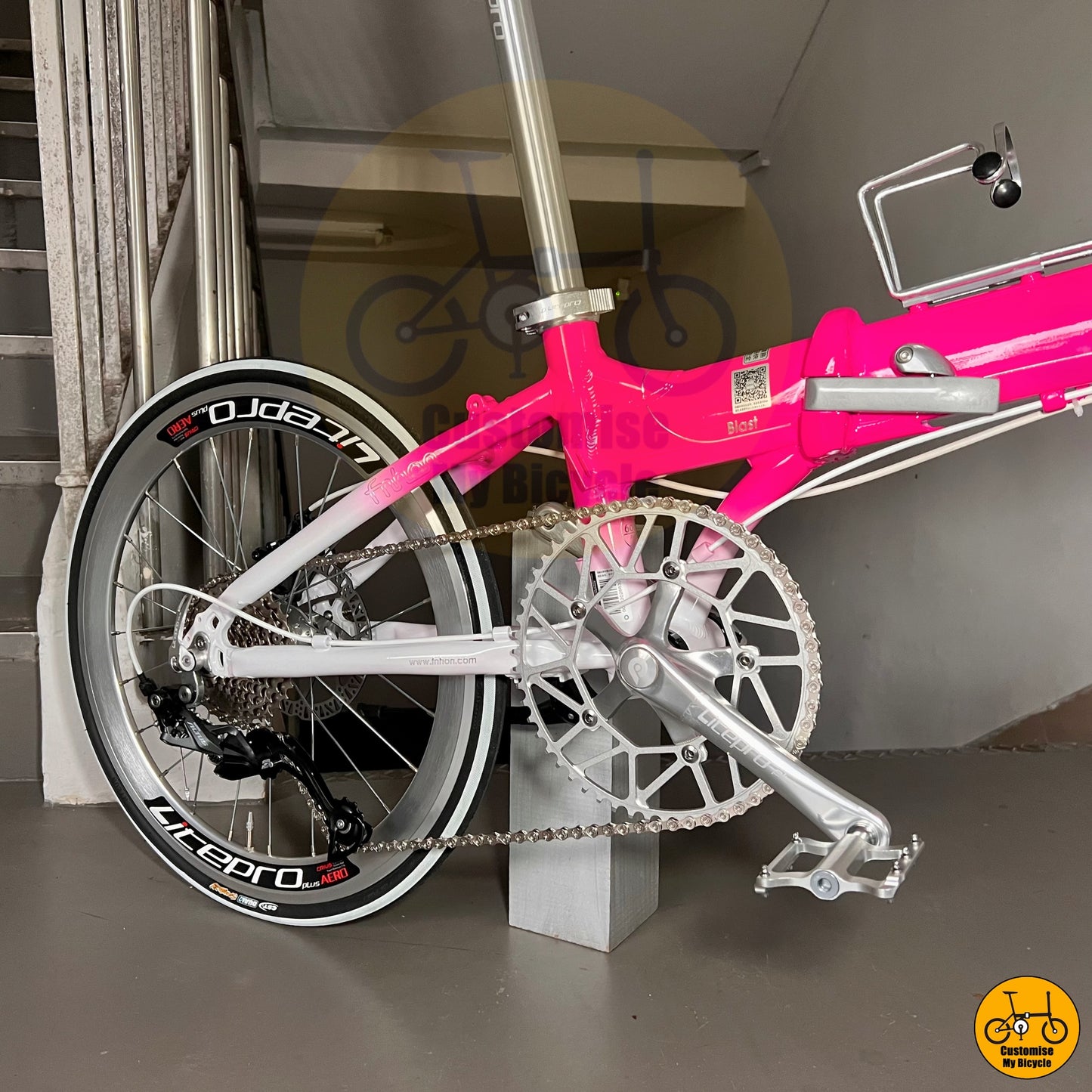 Marshmallow Pink Fnhon Blast 22-Inch Folding Bike β Lightweight & Chic for City Commuters