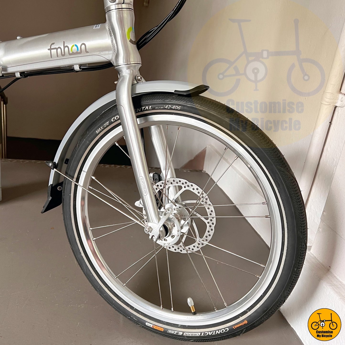 Continental Contact Urban City tyre on Platinum Silver Fnhon Blast 22-Inch Foldable Bicycle β A Stylish & Versatile City Foldie