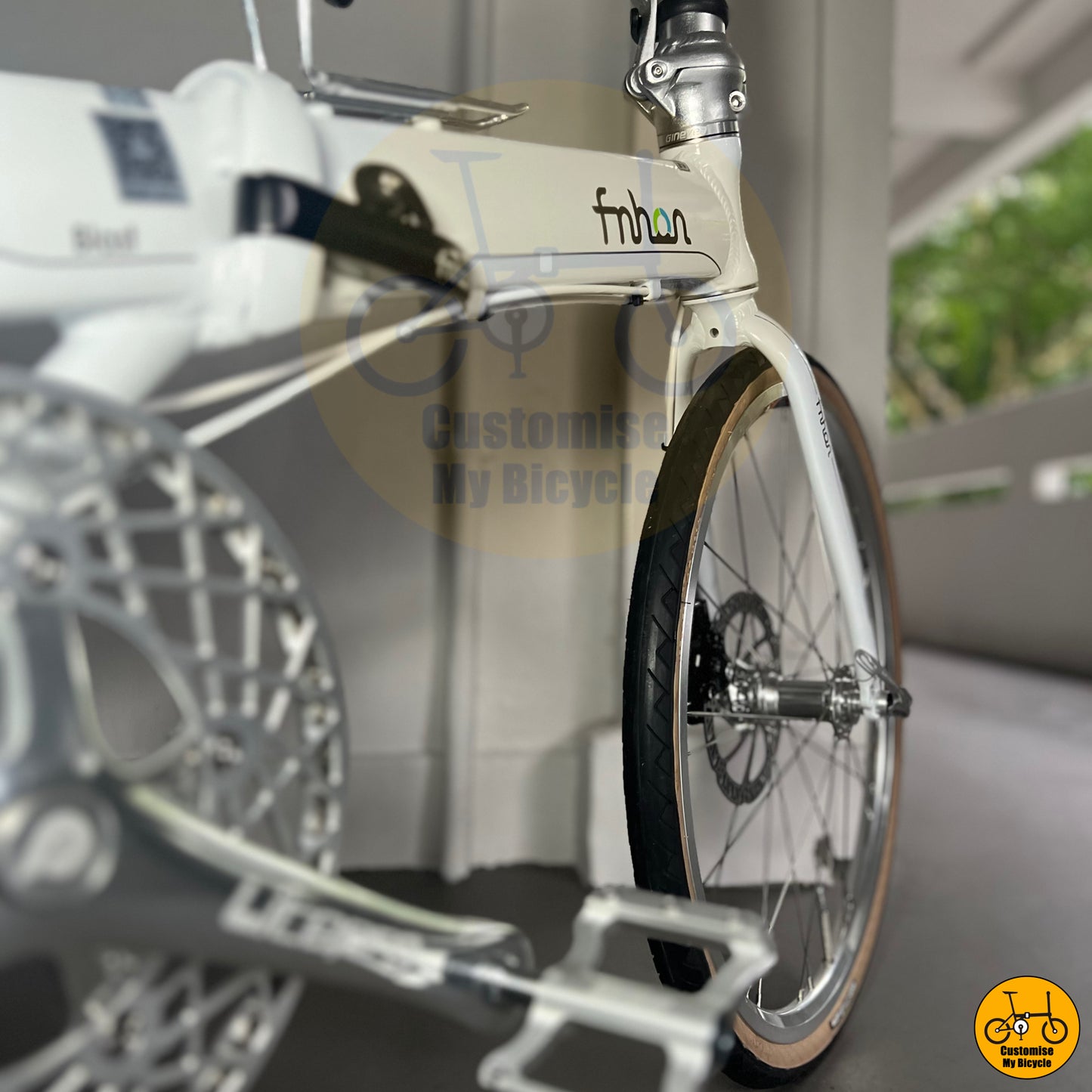 Durable frameset of Fnhon Blast 22-Inch Folding Bike β Crisp White Finish & Superior Performance
