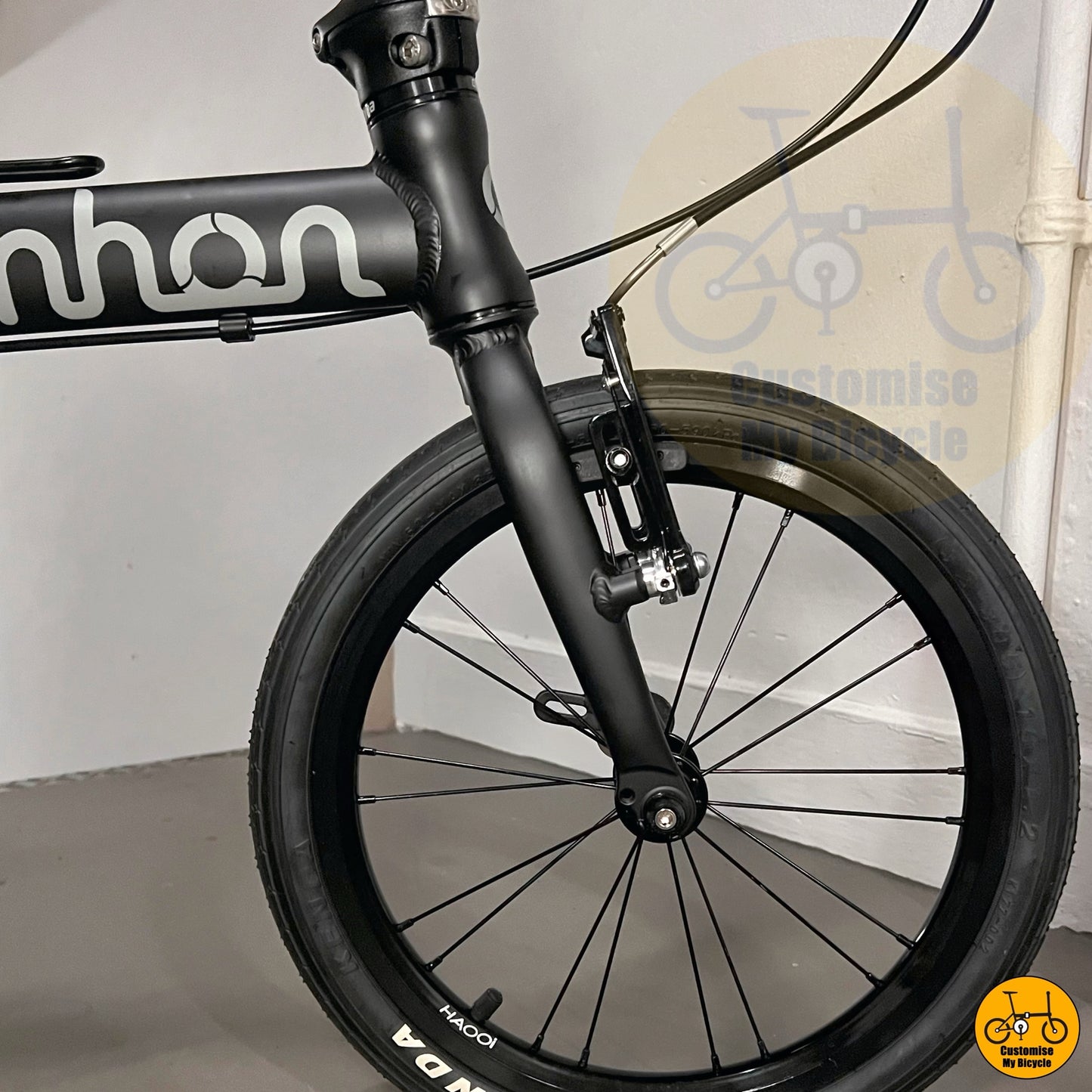 305 wheel size folding bike with single gear drivetrain
