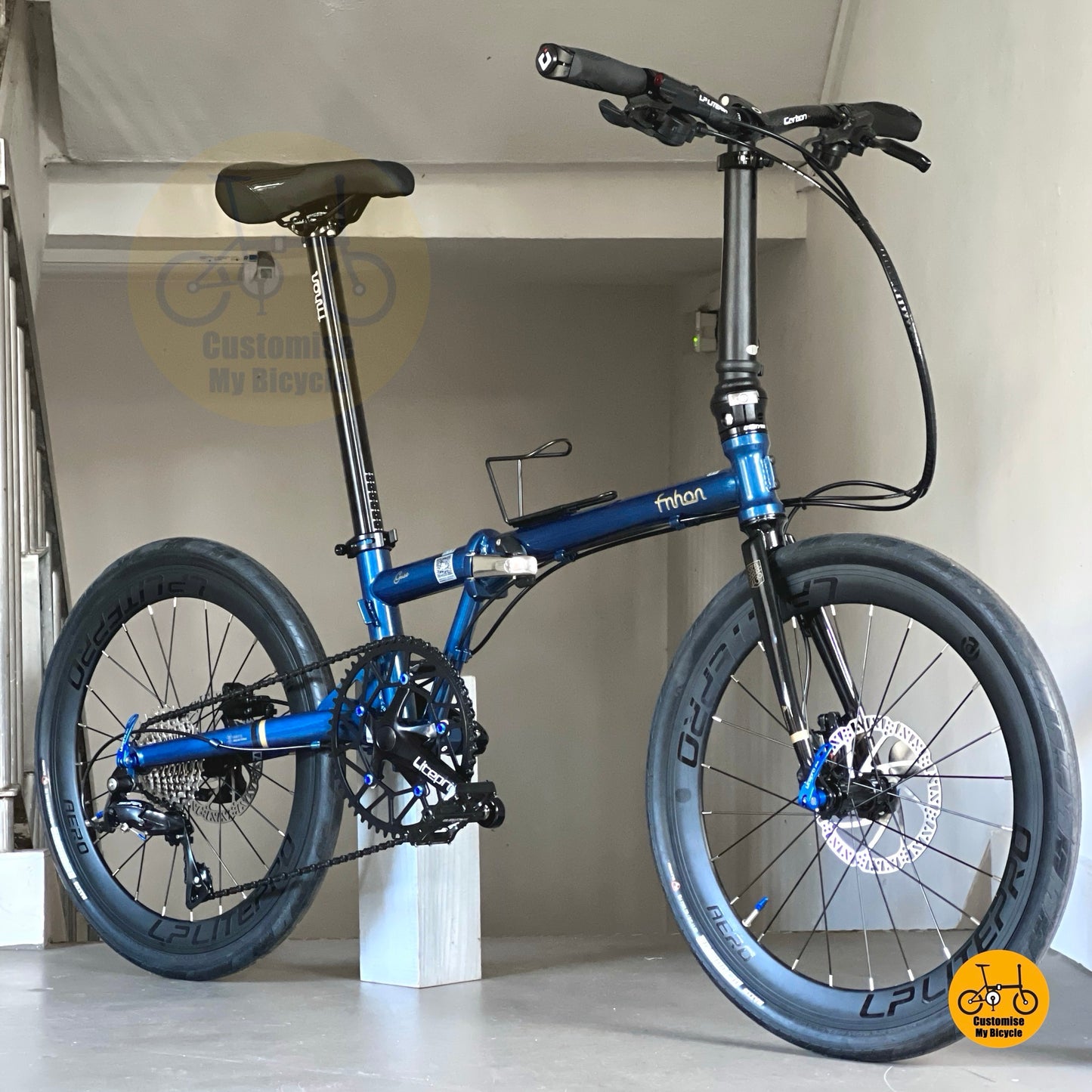 Basikal Lipat Fnhon Gust 22 Inci Warna Biru Laut Dalam Dengan Gear Shimano Dan Riser Bar