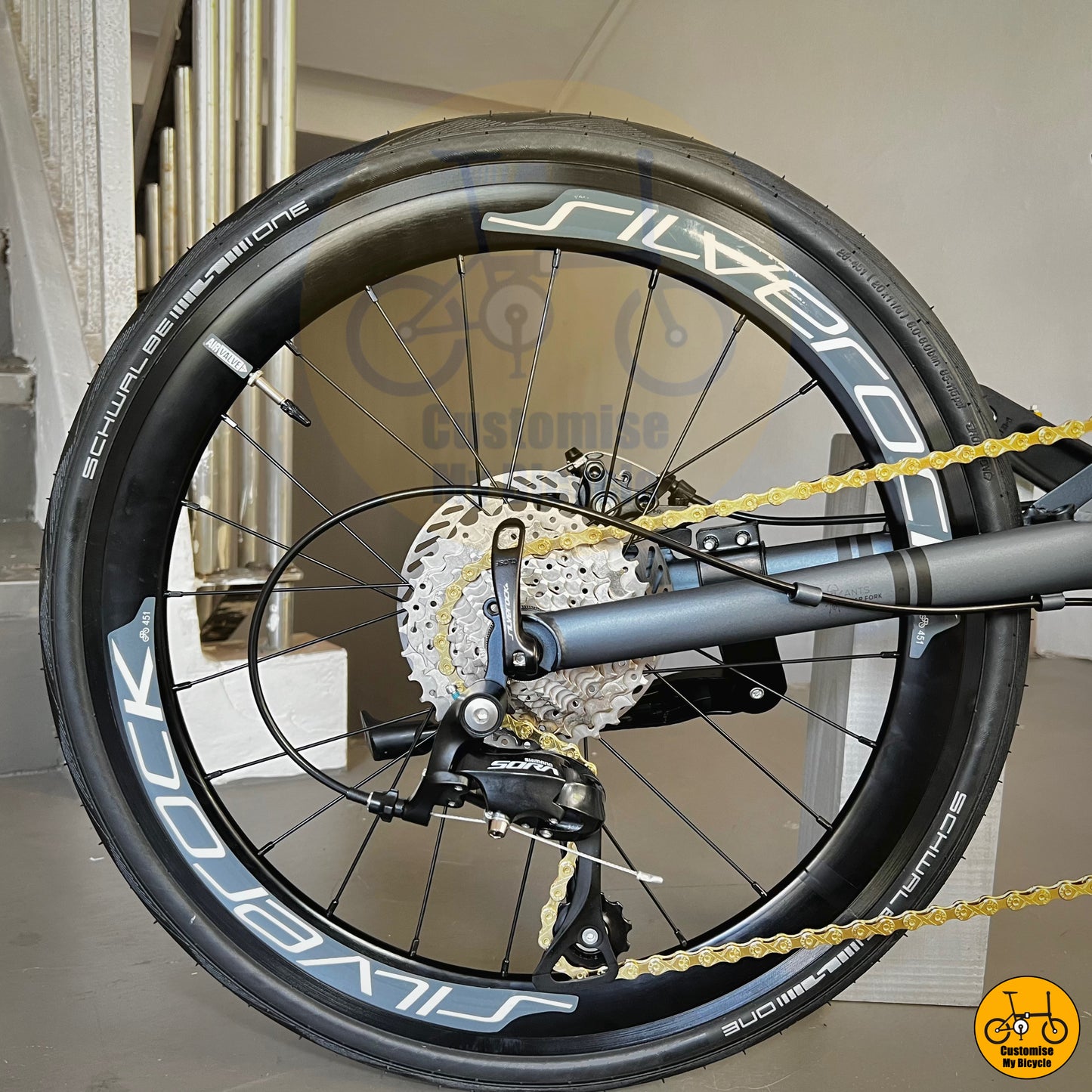Battleship grey Fnhon Gust 22-inch with stylish aero wheelset