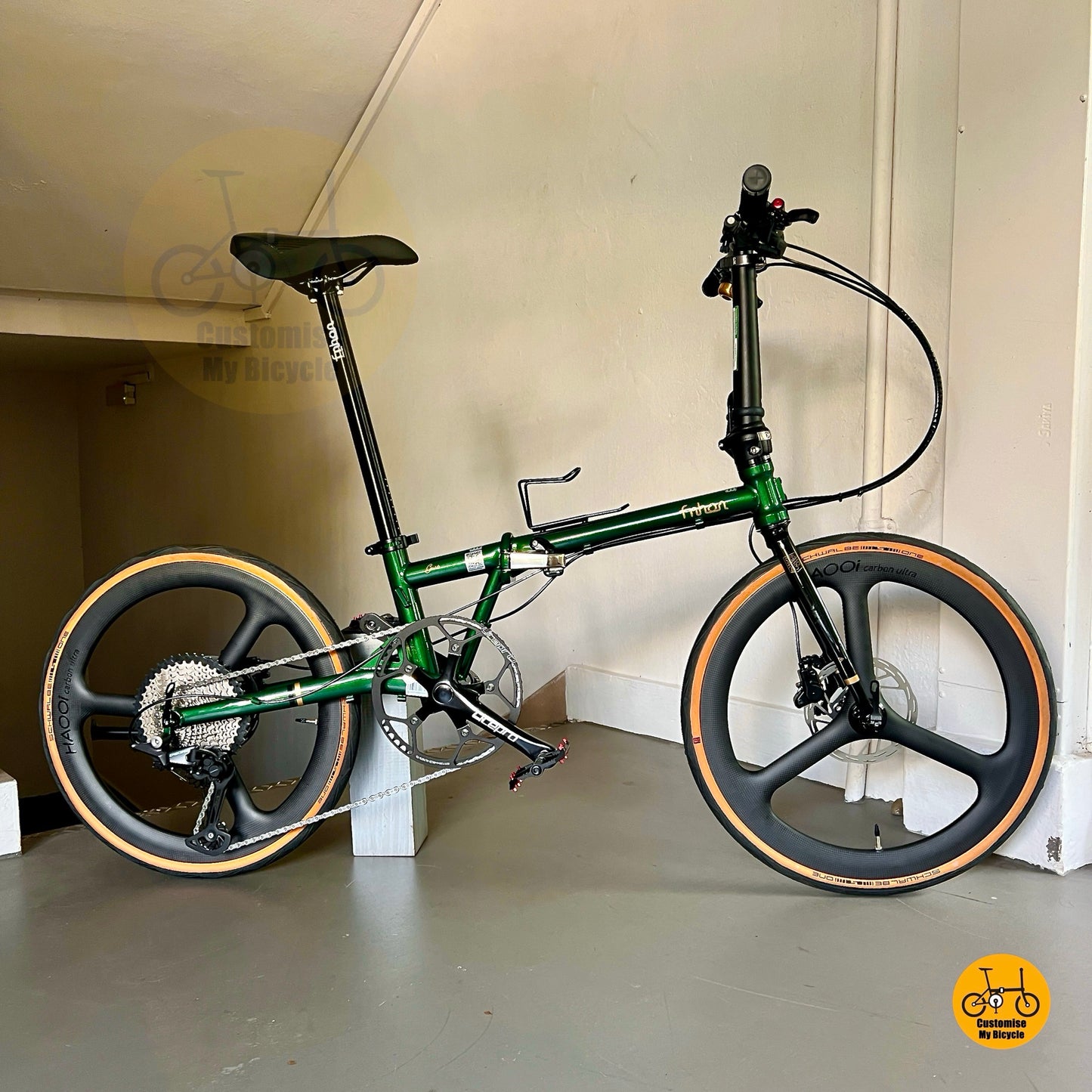 Fnhon Gust folding bike Emerald Green with carbon trispoke wheels