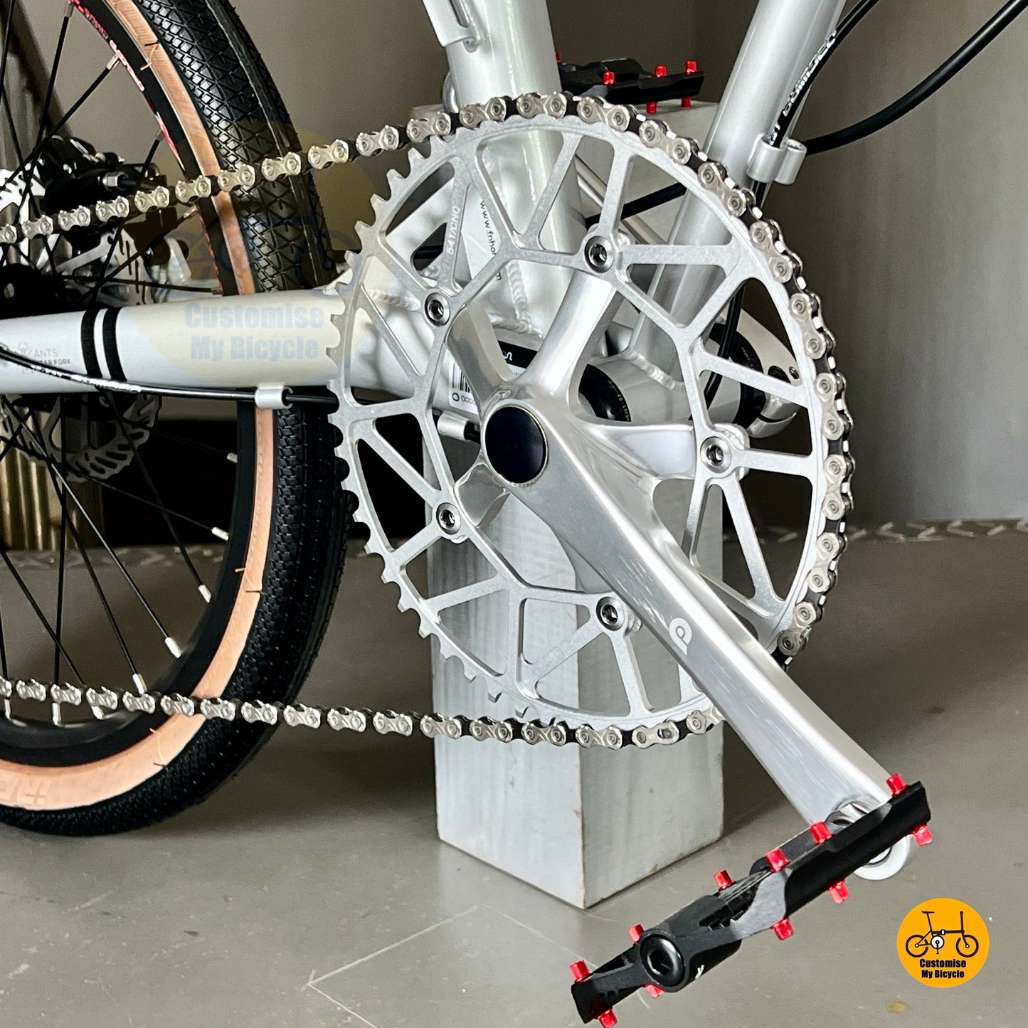 Customised Fnhon bike with LITEPRO components and PROMEND pedals