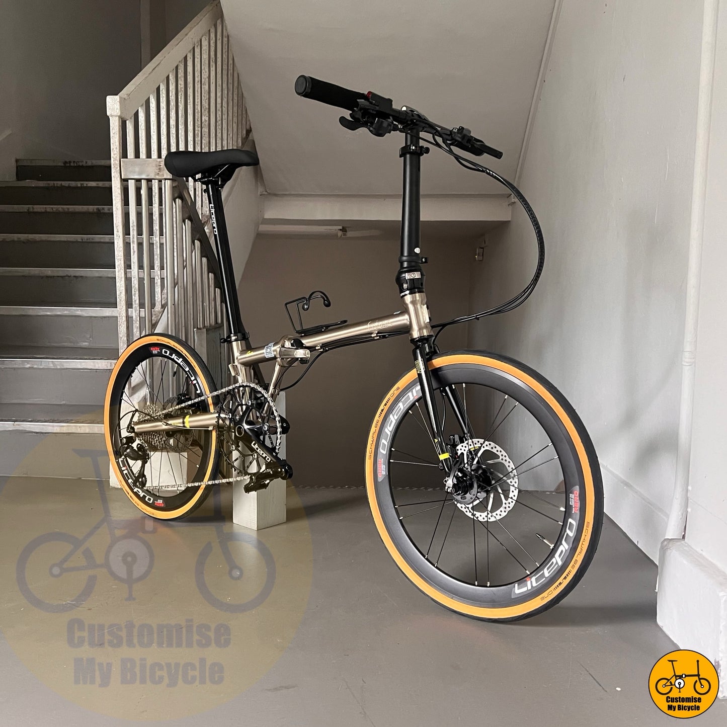 Sleek Foldie Fnhon Gust 22" With Chromoly Frame And Shimano 9 Speed Gearset For Commuting In Style