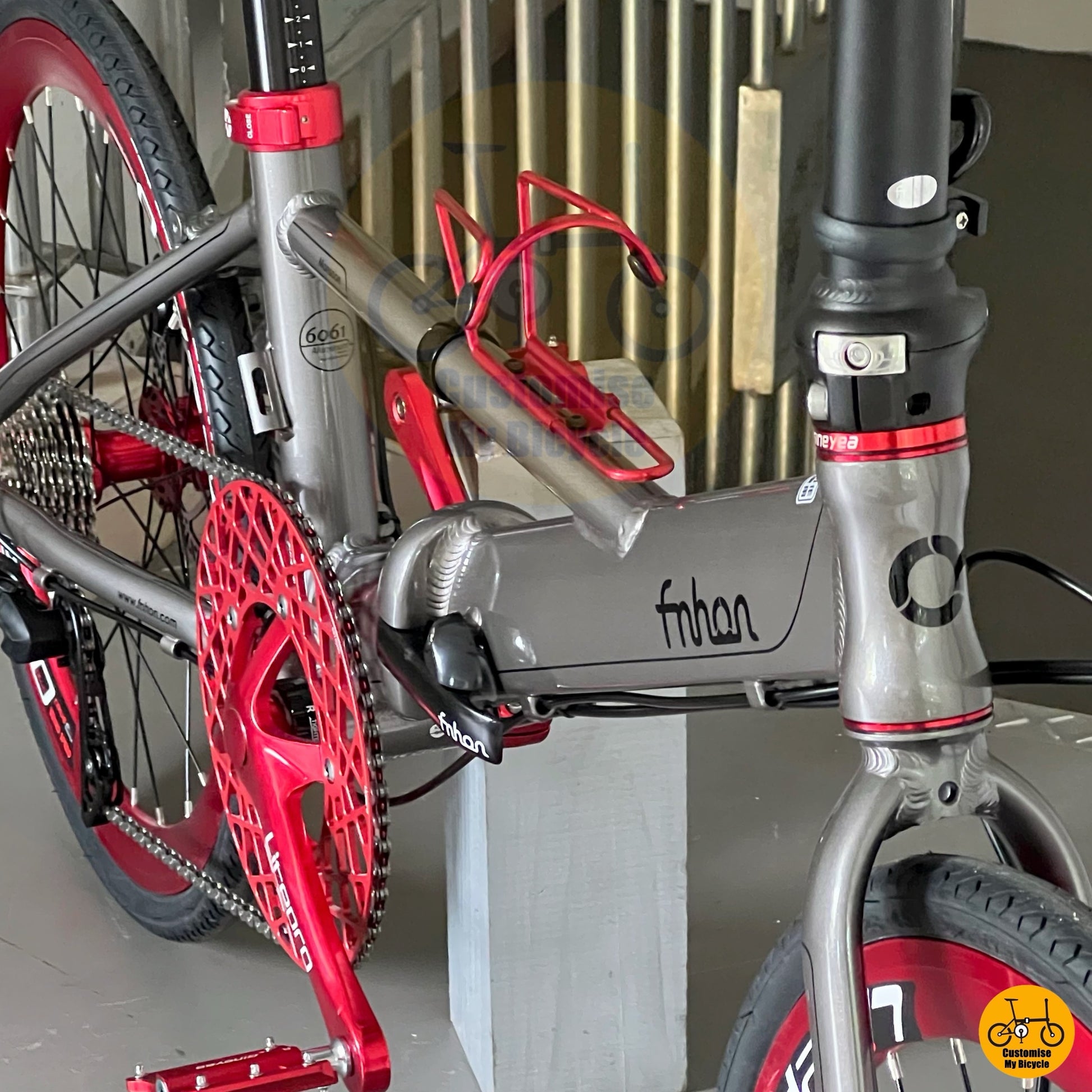 Double bar folding frame design in dolphin grey finish