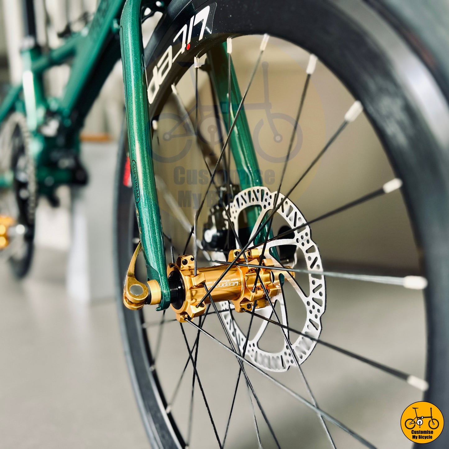 Black Gold Wheel Fnhon Monsoon 22-Inch Foldable Bicycle β A Stylish & High-Performance Foldie