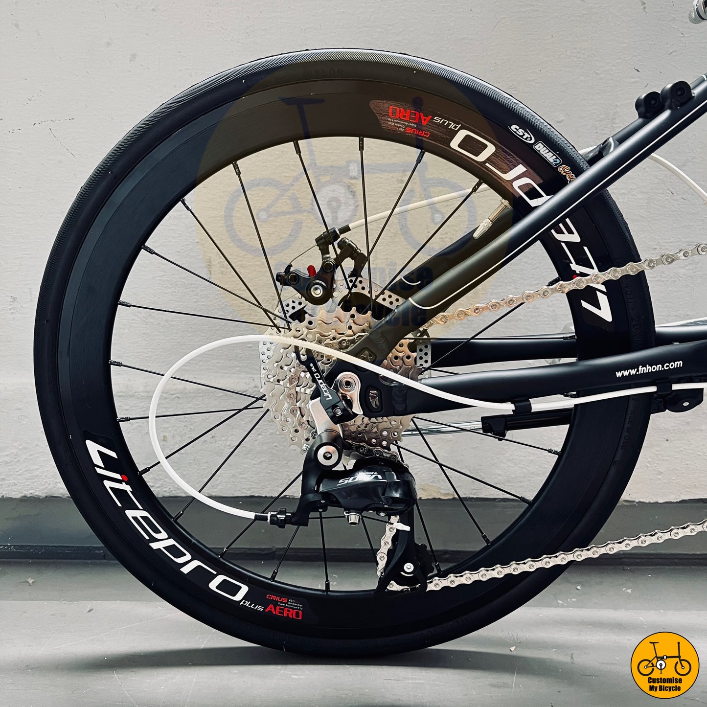 Speed & Strength Fnhon Monsoon 22-Inch Folding Bike β A Competitive Ride for Cyclists