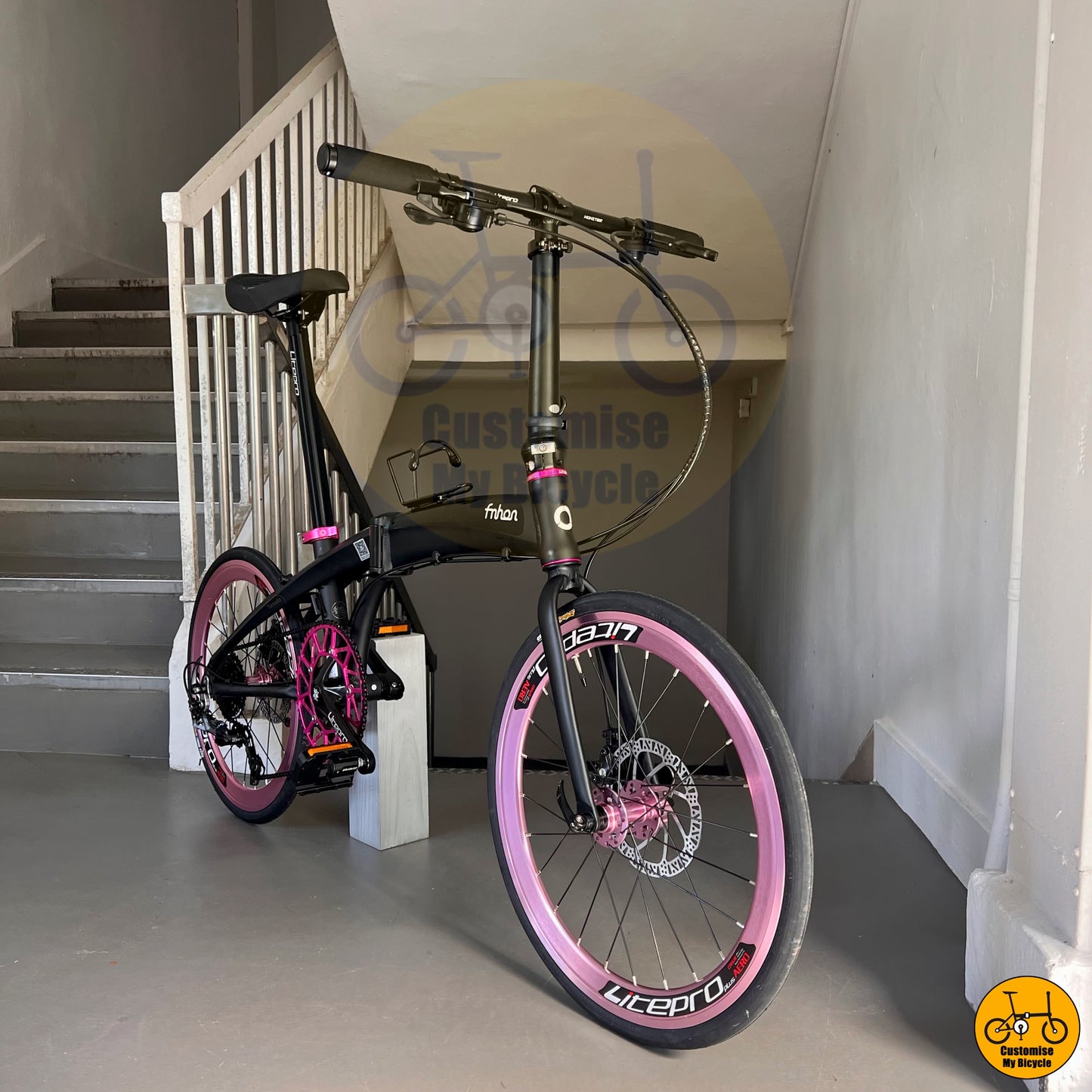 Black & Pink Folding Bike β Aesthetic & High-Performance City Foldable Bicycle