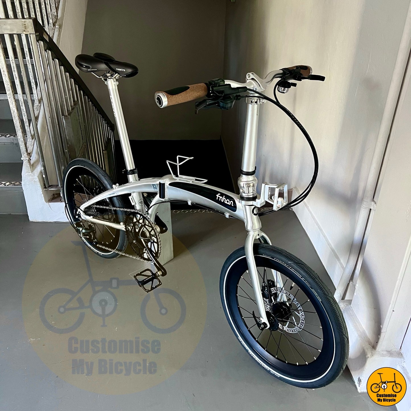 Premium Fnhon Tornado Platinum Silver Folding Bicycle Shimano 10 Gears With Urban Tyres