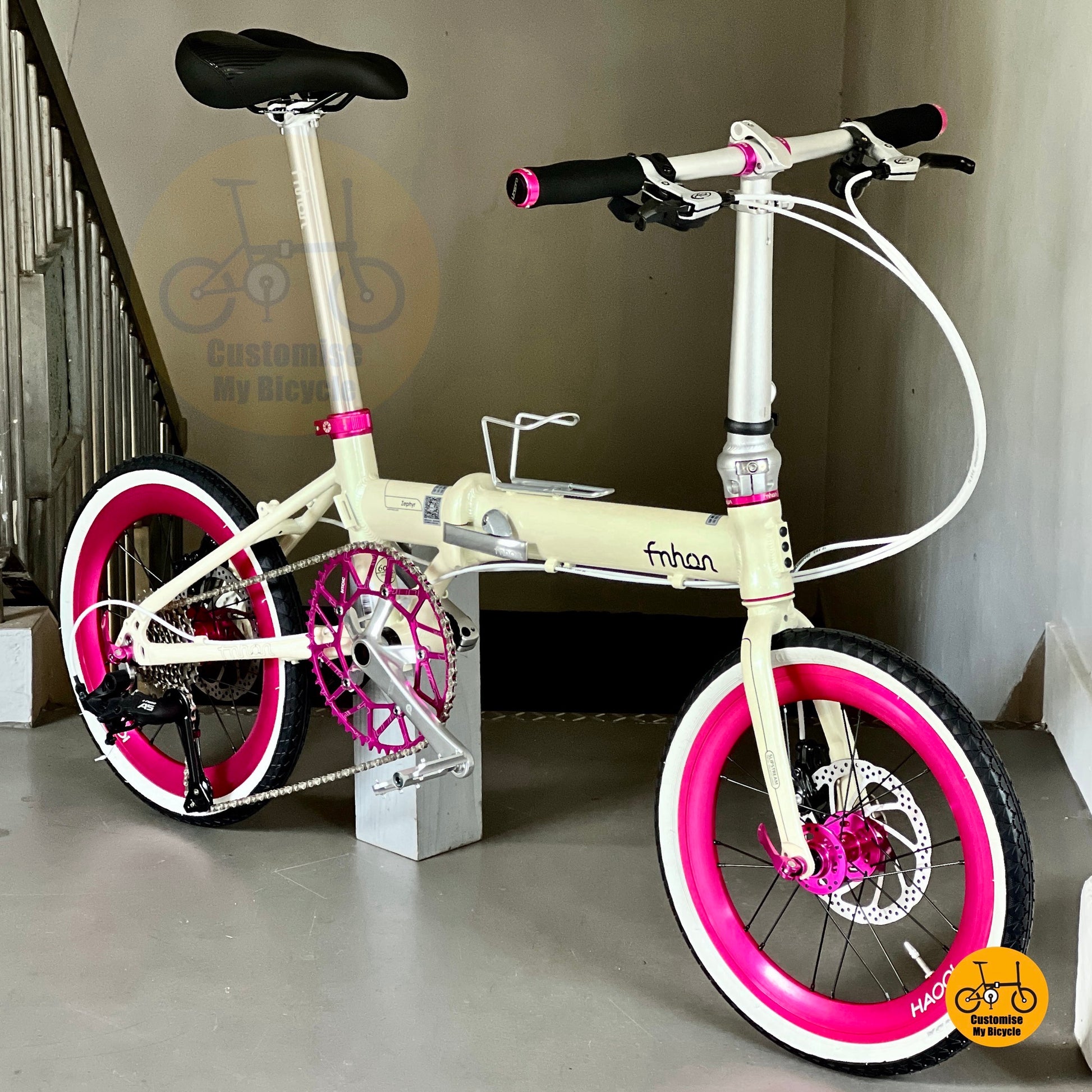 Basikal lipat ringan 18 inci Fnhon Zephyr warna beige dan hot pink