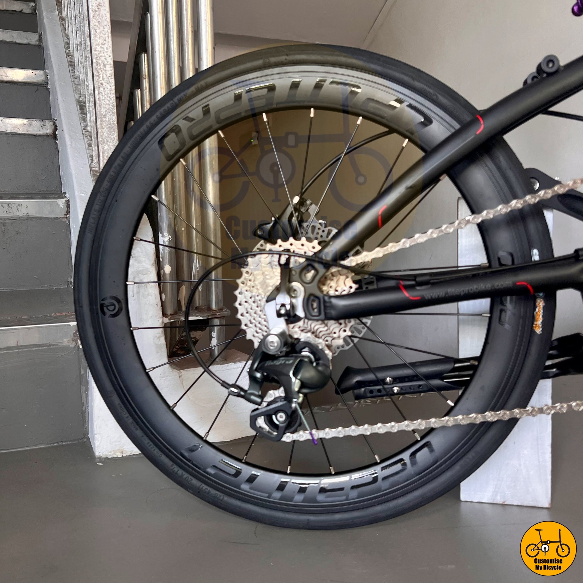 Hydraulic Brakes & Tiagra Gearing – Crius Master 22-Inch Foldie for Maximum Control
