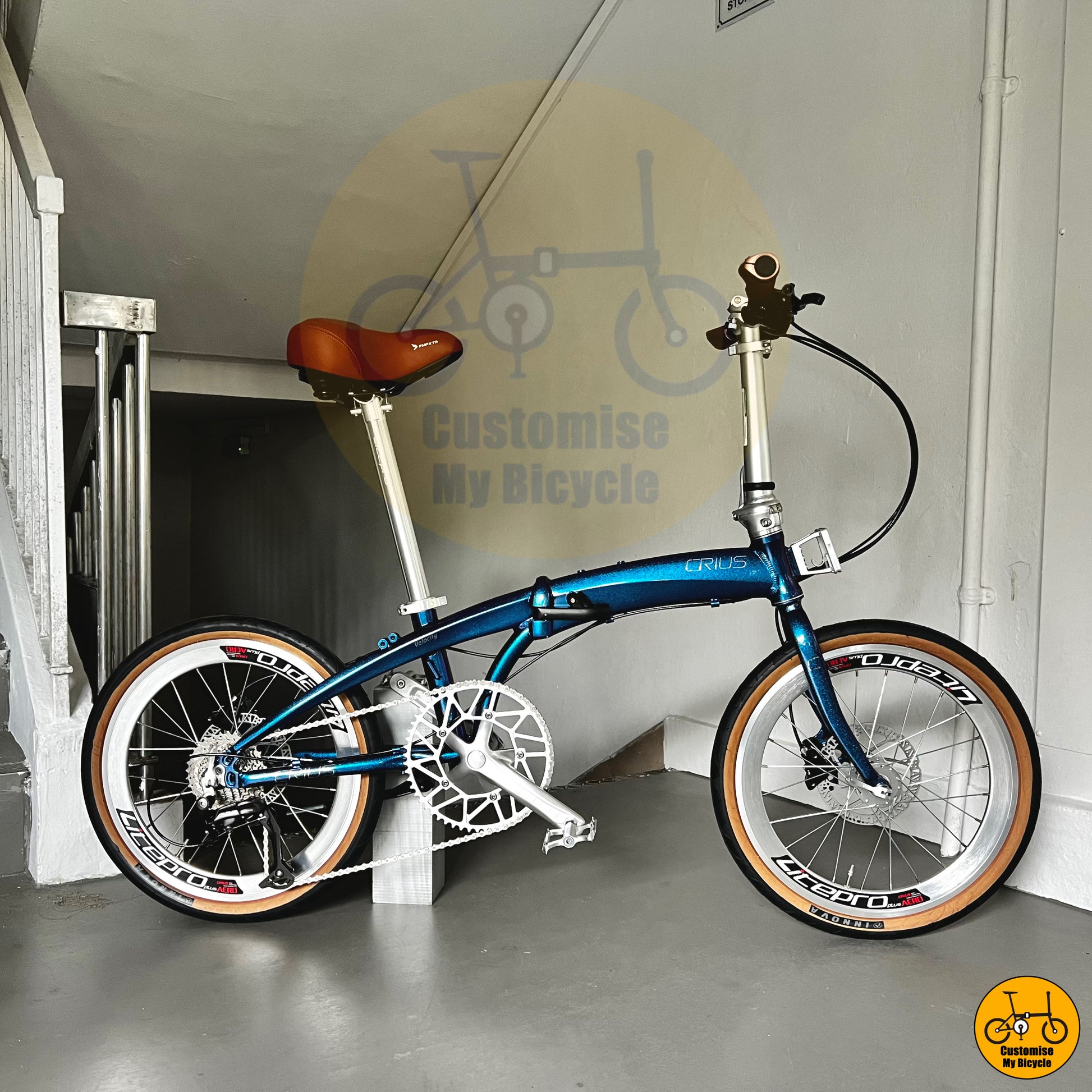 Chameleon Blue Foldie – Vintage Leather Saddle & High-Performance Ride

