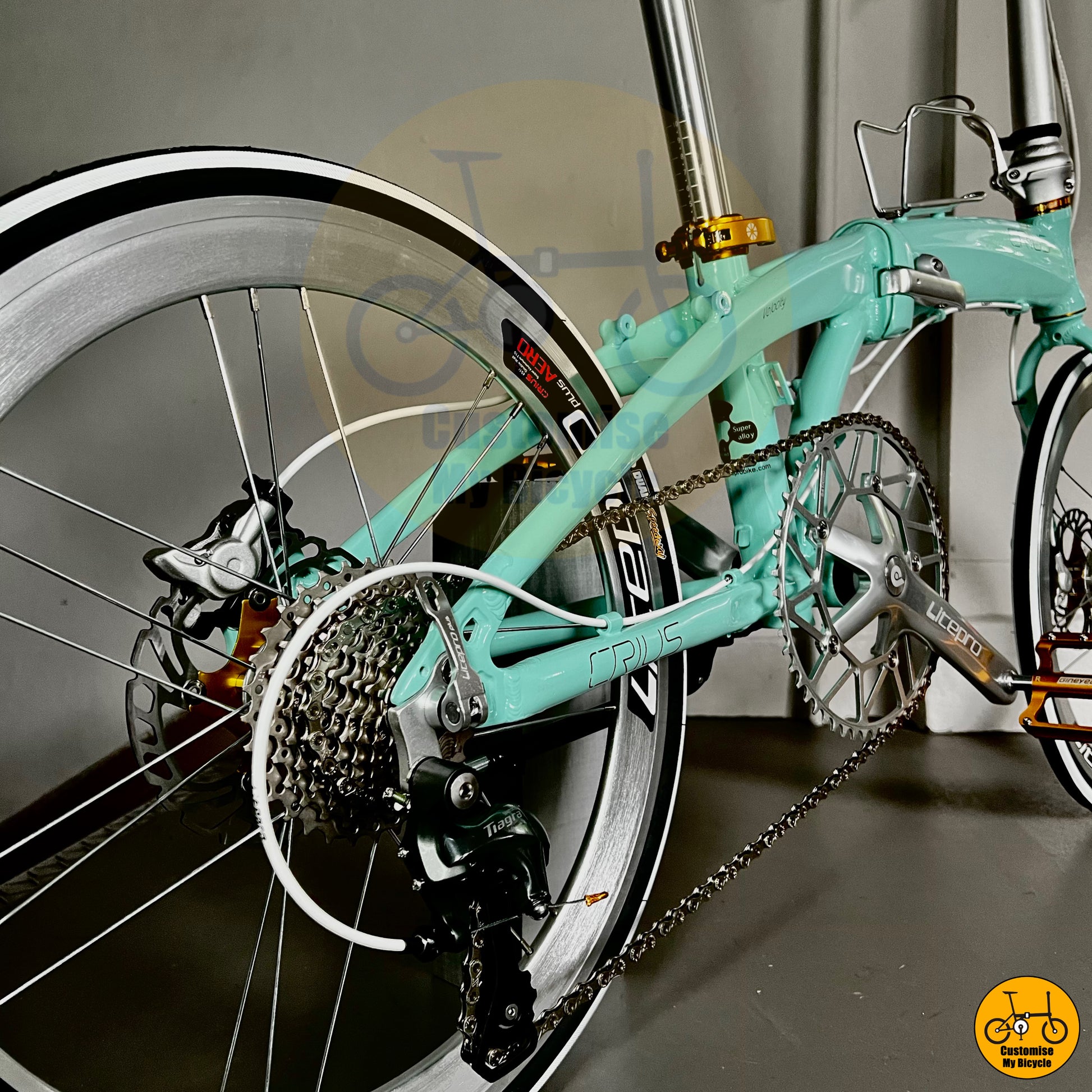 Side profile of the Crius Velocity 22-inch folding bike with white wheels
