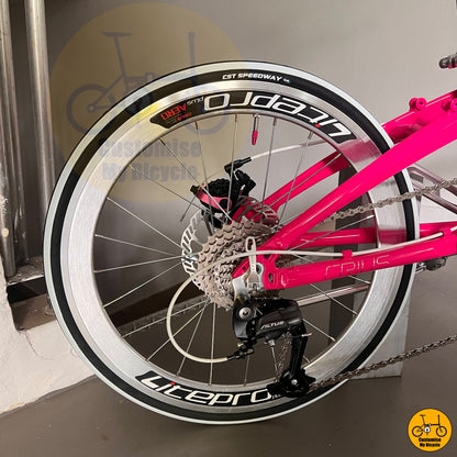 Lightweight whitewall tires for smooth and stable cycling
