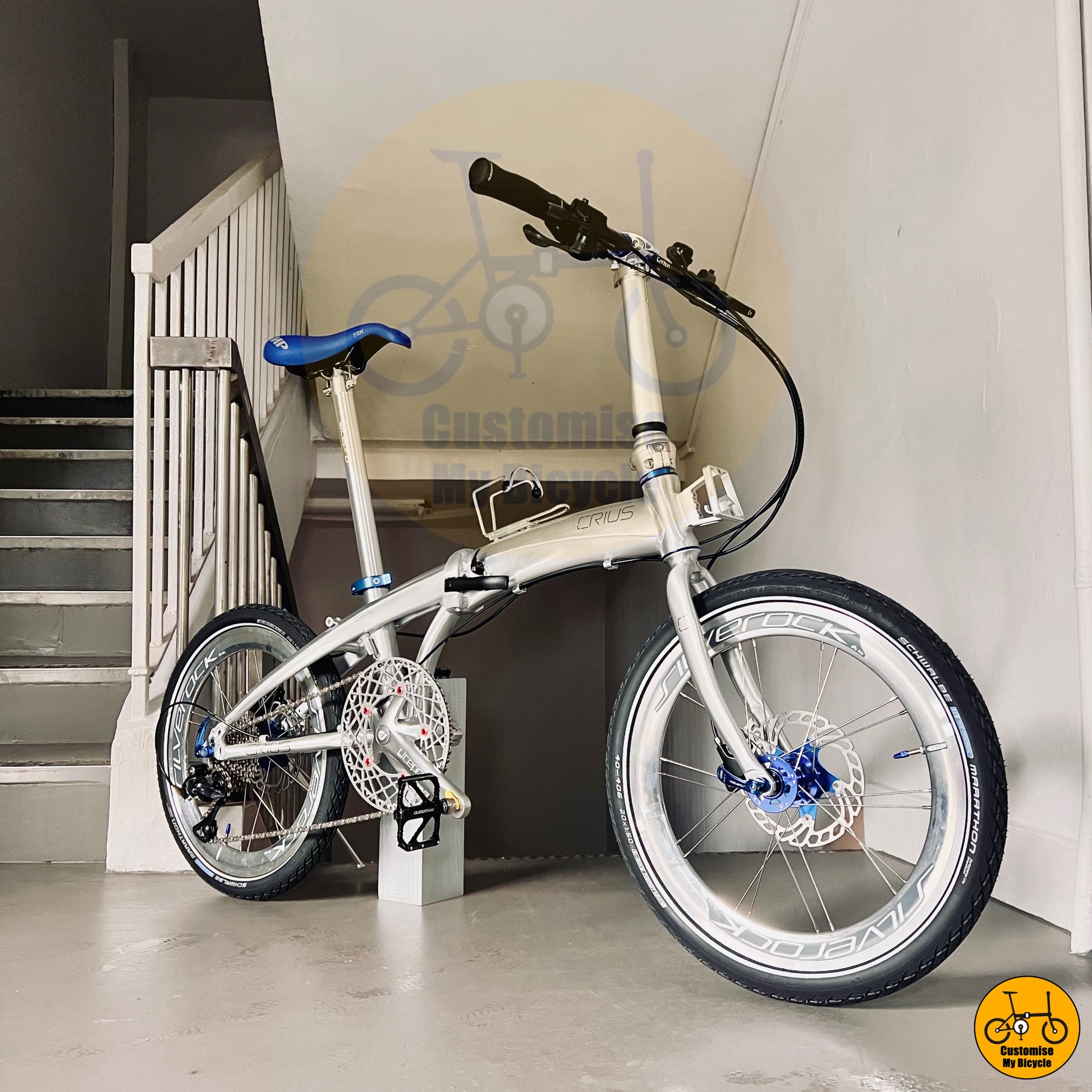 Crius Velocity 20-inch Folding Bike – Blue Accent Design for Stylish City Rides
