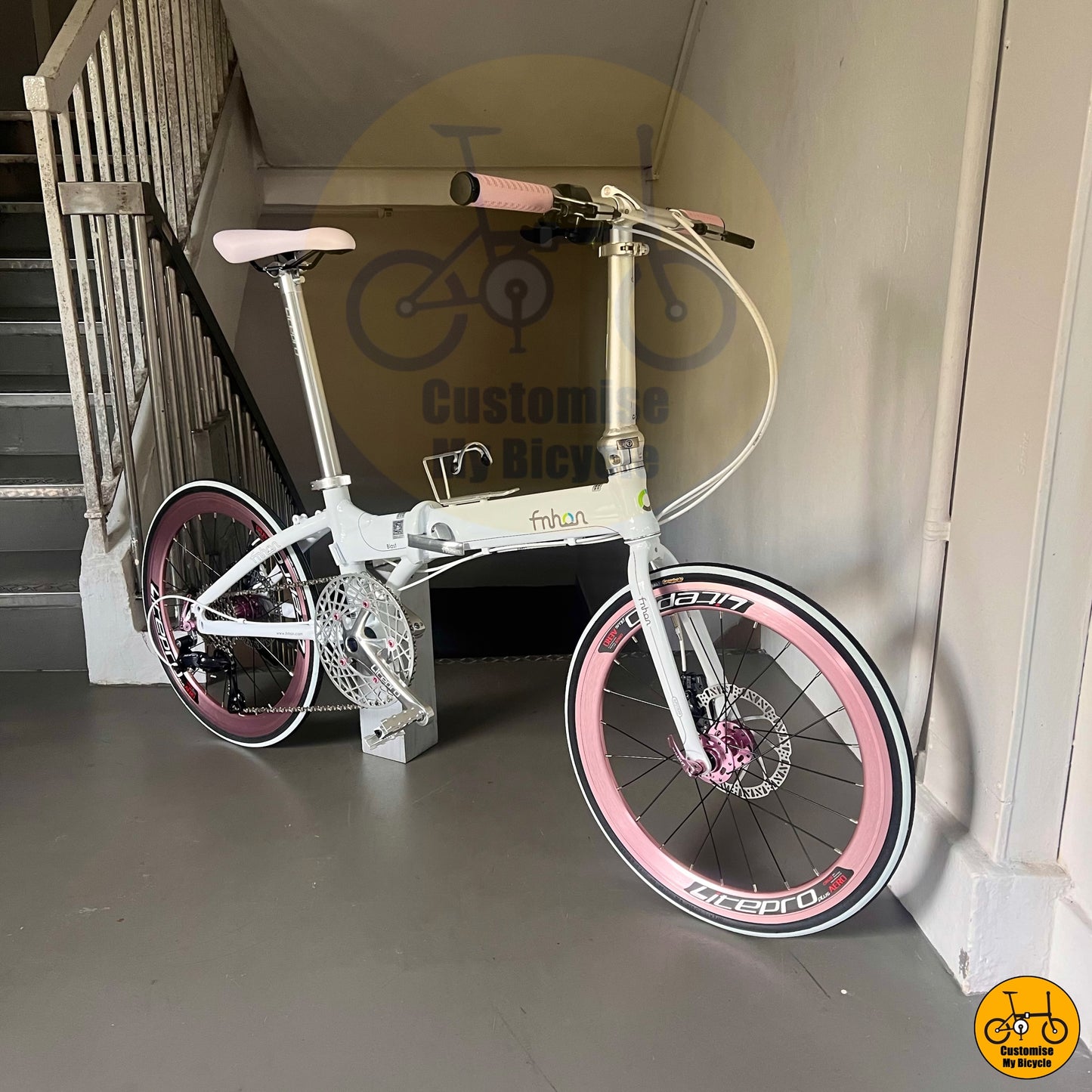 Fnhon Blast 22-Inch Foldie – Soft Pink & Elegant Design for a Sweet Cycling Experience
