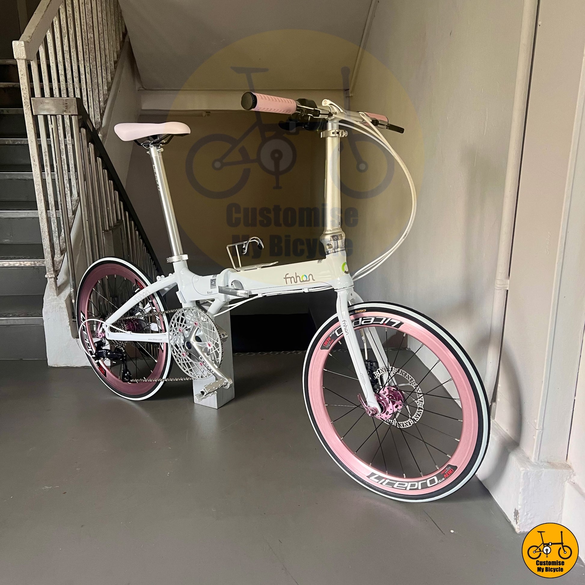 Fnhon Blast 22-Inch Foldie – Soft Pink & Elegant Design for a Sweet Cycling Experience
