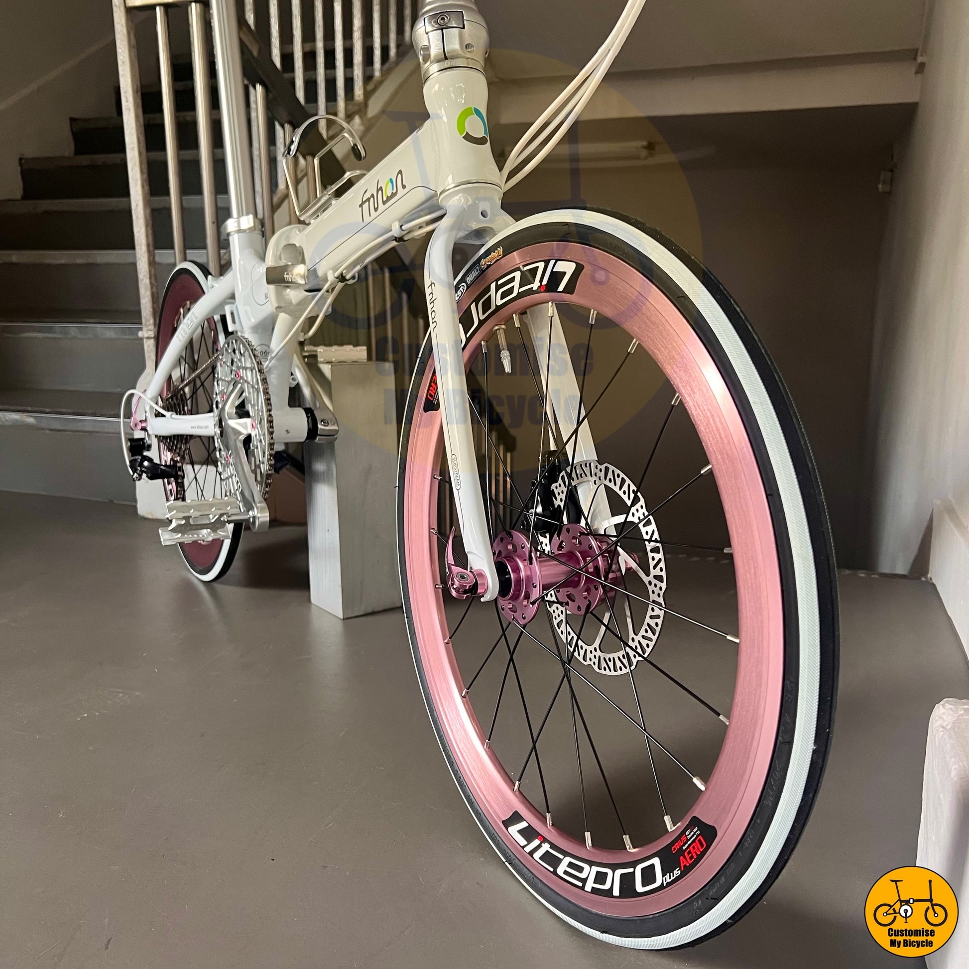 Fnhon Blast 22-Inch Folding Bicycle – A Brompton & Crius Alternative in White & Pink
