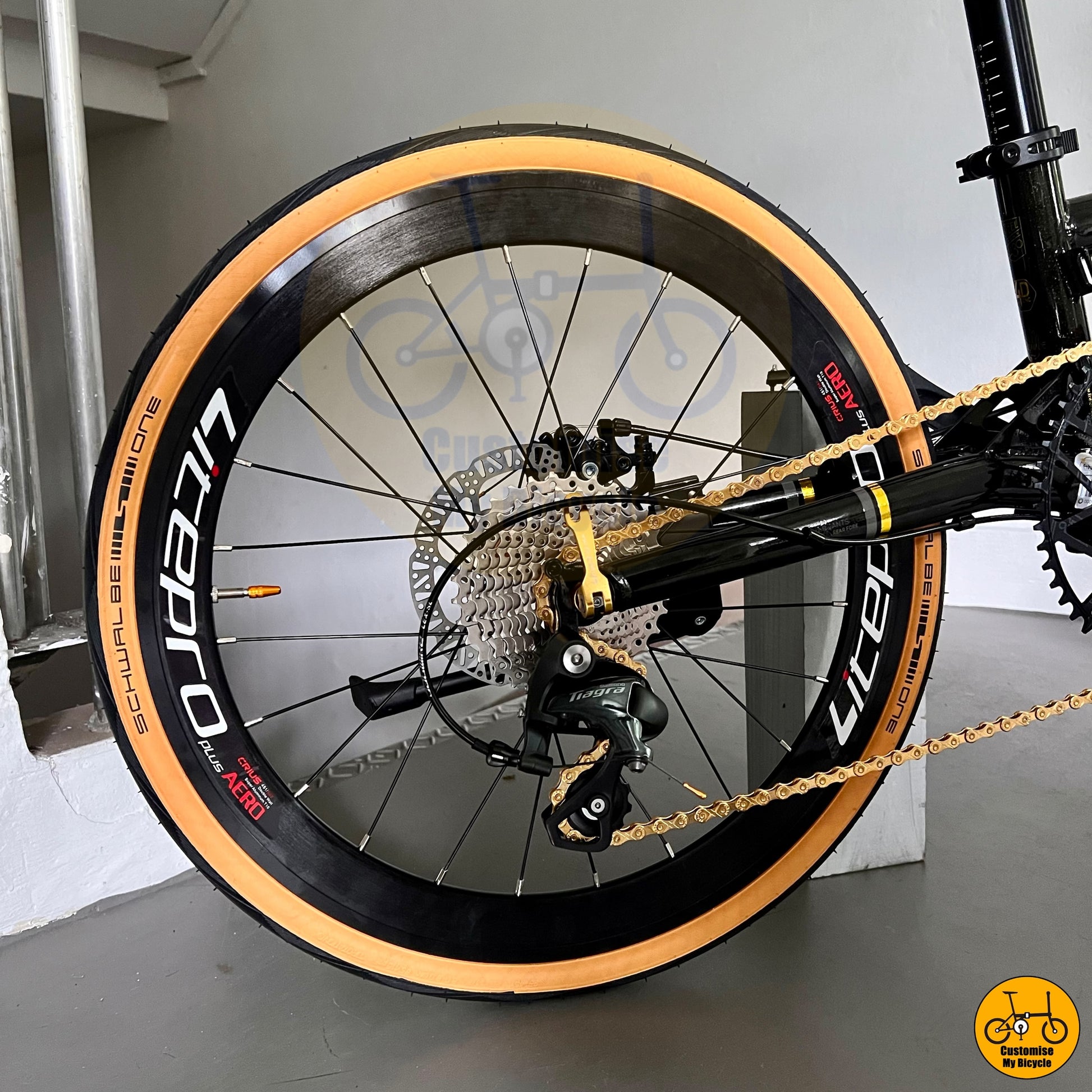 Folding bike equipped with Shimano drivetrain for smooth gear shifting
