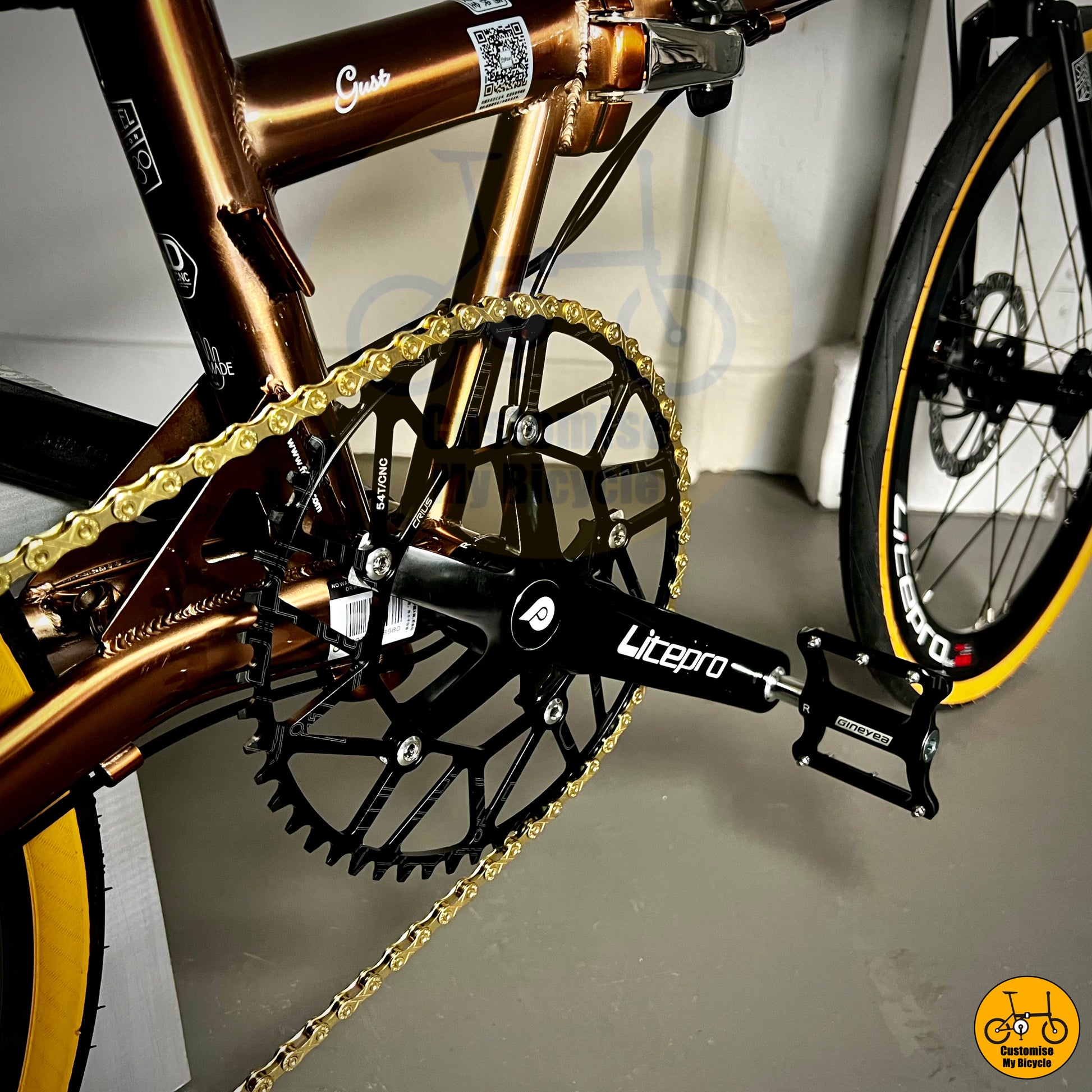 Lightweight rose gold frame folding bike with an elegant look
