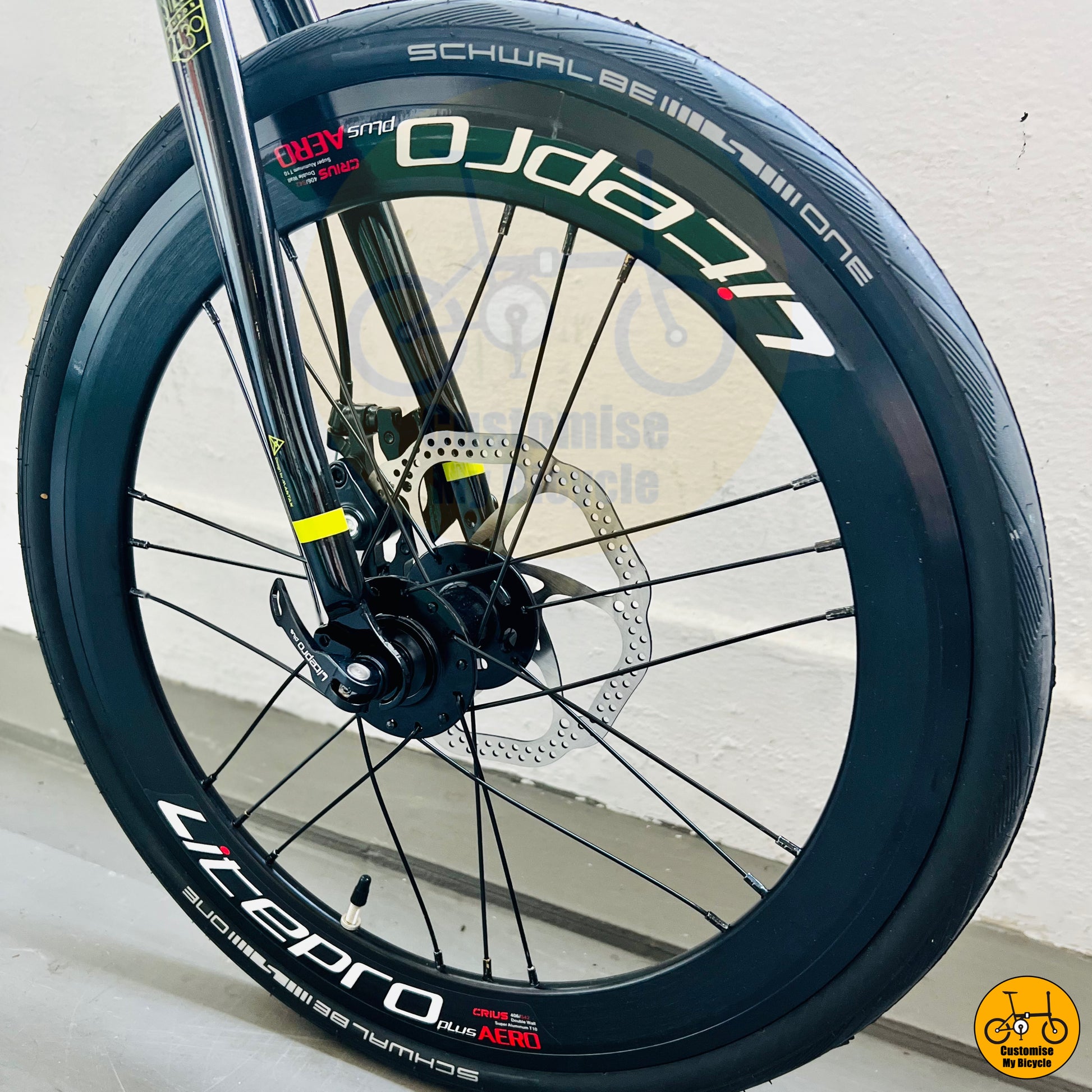 Compact road cycling alternative with drop bars and premium components
