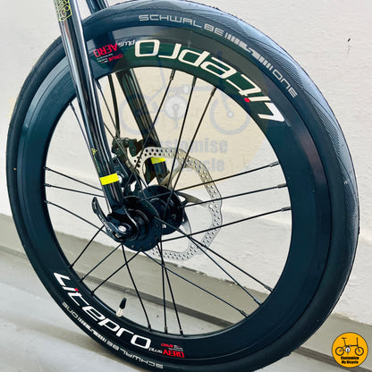 Compact road cycling alternative with drop bars and premium components
