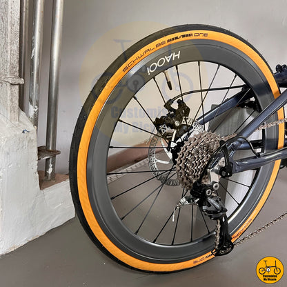 City Commuter’s Dream – Folds in Seconds & Glides Smoothly on Any Path
