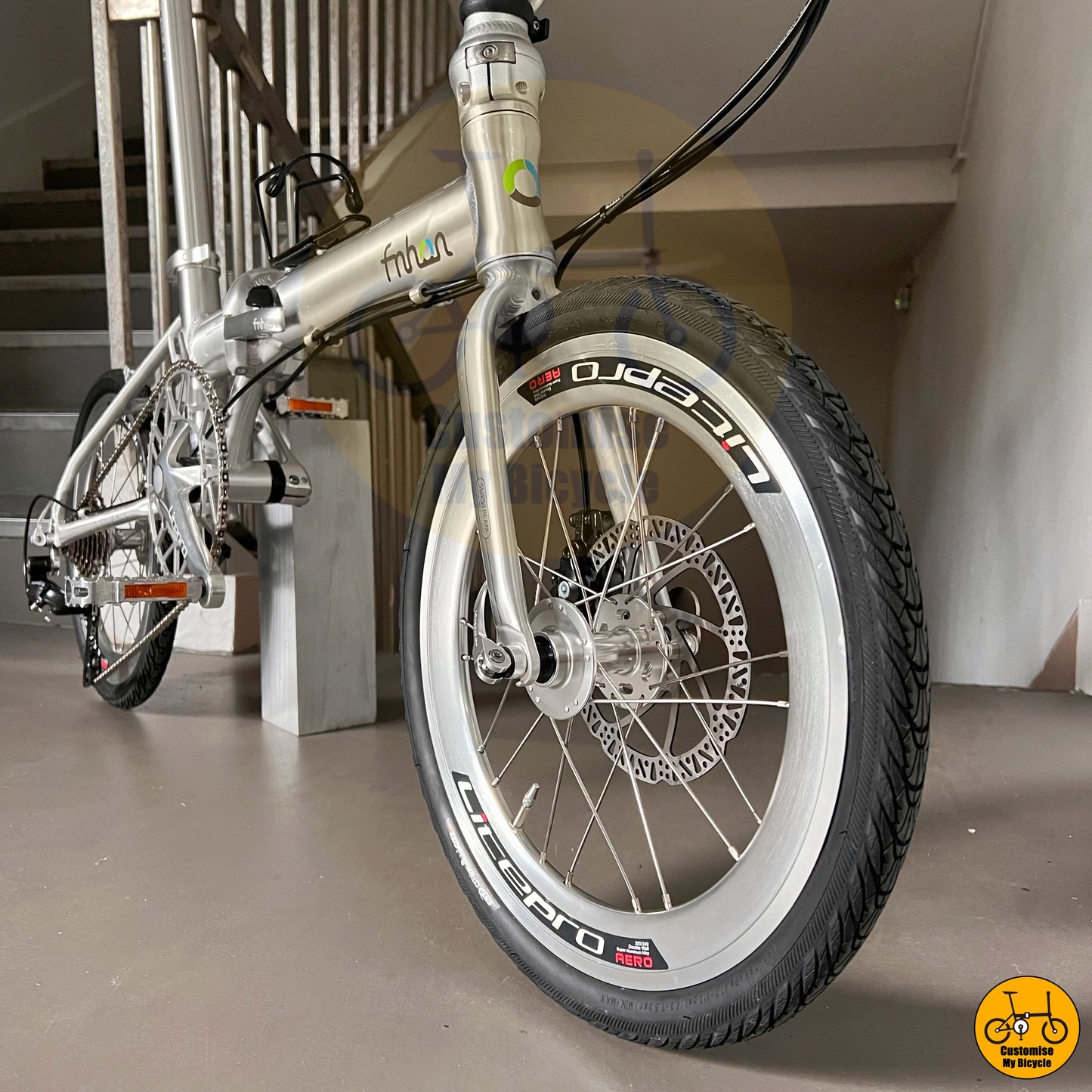 Fnhon Zephyr 18” • Shimano 9s • Platinum Silver