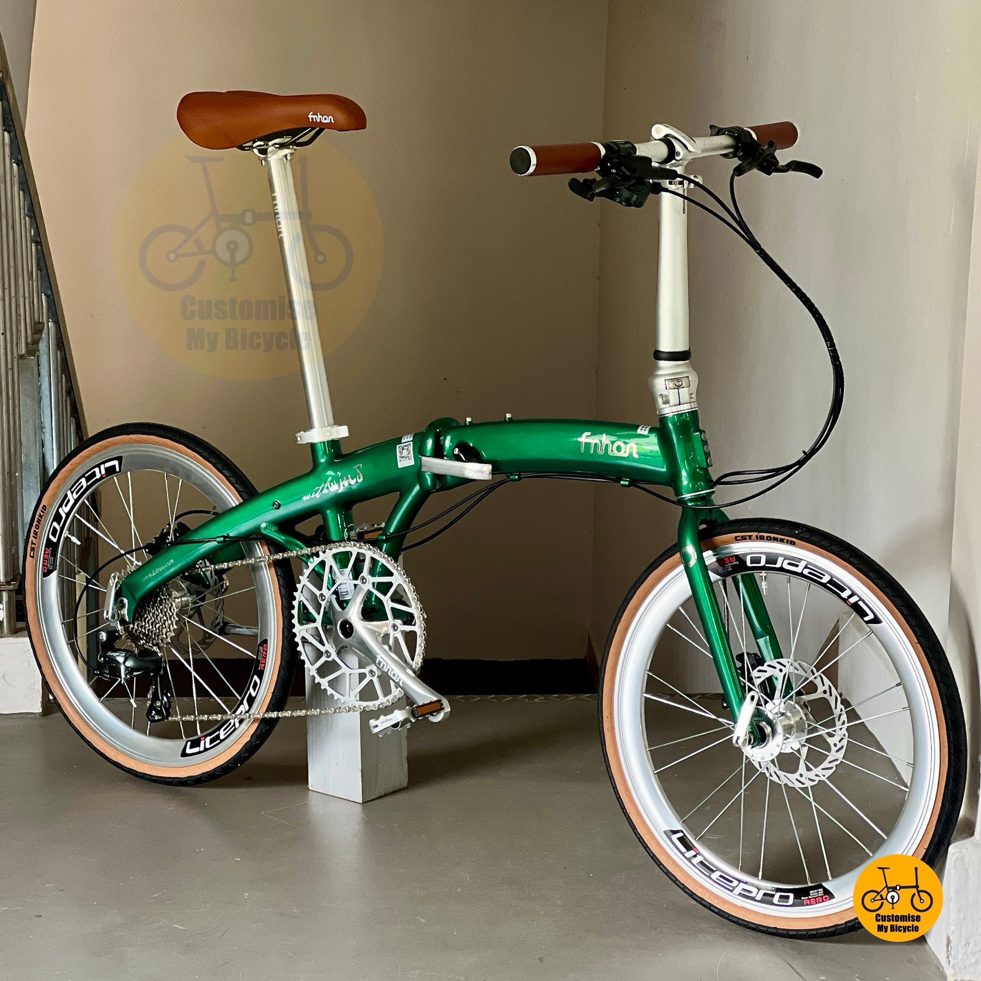 High angle side profile of Fnhon Wind 22 inch Emerald Green Shimano Tiagra folding bicycle